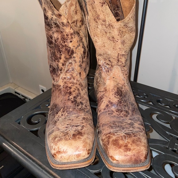 Justin hand crafted cowhide/leather cowboy boot - Picture 4 of 8